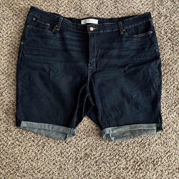 Plus Size Levi Signature Jean Shorts - Picture 1 of 5